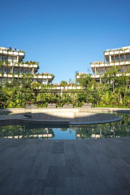 Mistiq Jungle Loft ~ Pool & Gym Apartment